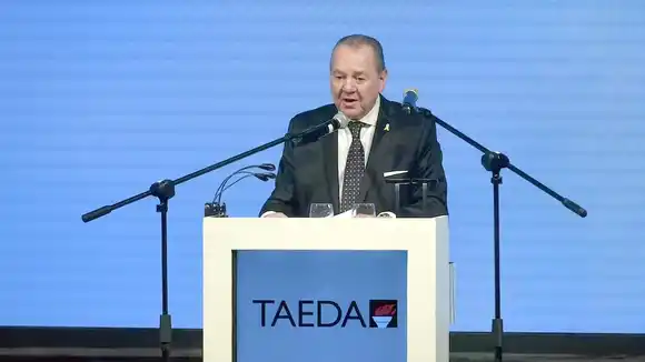 TAEDA celebró sus 20 años con una noche de distinciones y la presentación de un libro sobre IA