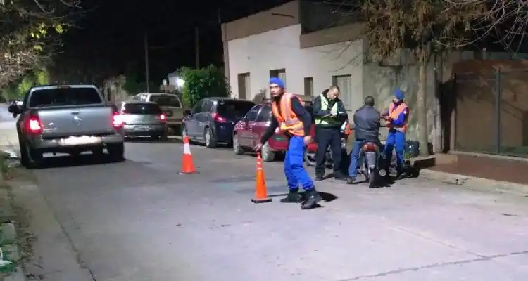 Chocaron a inspectores, los agredieron a golpes de puño y fueron detenidos