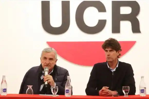Conferencia de prensa UCR: "con Milei corre riesgo la patria de entrar en la noche más oscura"