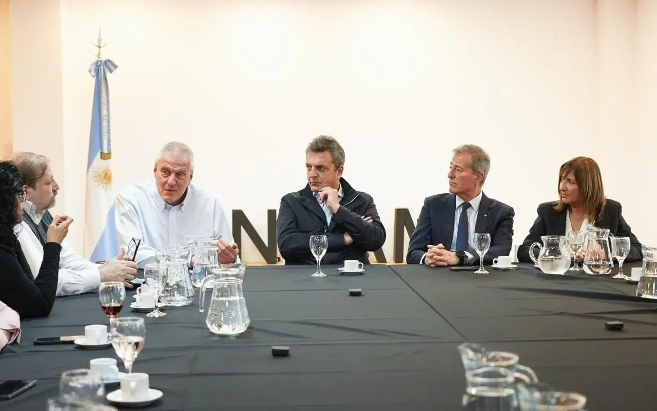 Sergio Massa durante el encuentro con rectores de universidades nacionales en la UNSAM, donde planteó la necesidad de construir una alternativa al Gobierno para 2027.