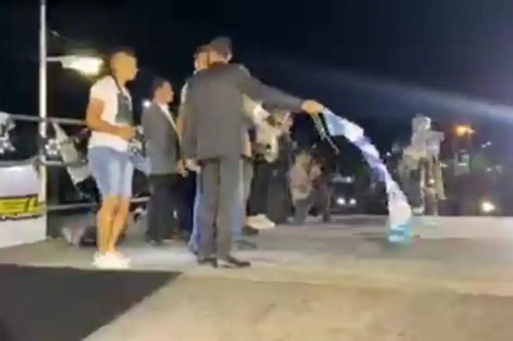 El vehículo hizo caer de una rampa a Pablo Corsalini.