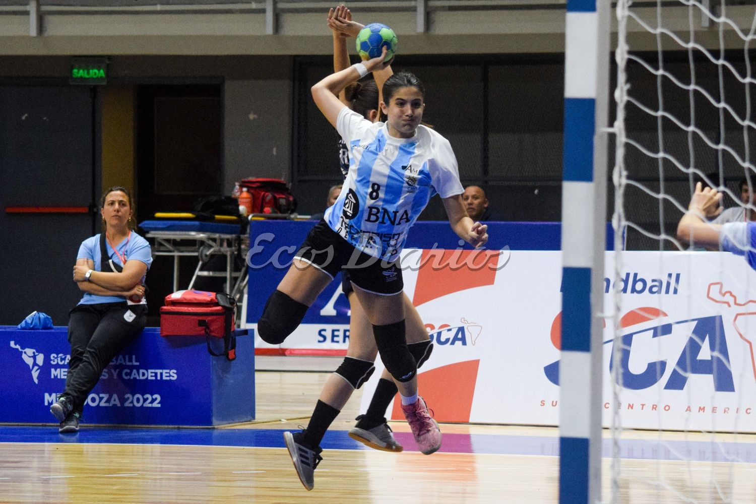 Con la camiseta de la Selección Argentina. La necochense Federika González