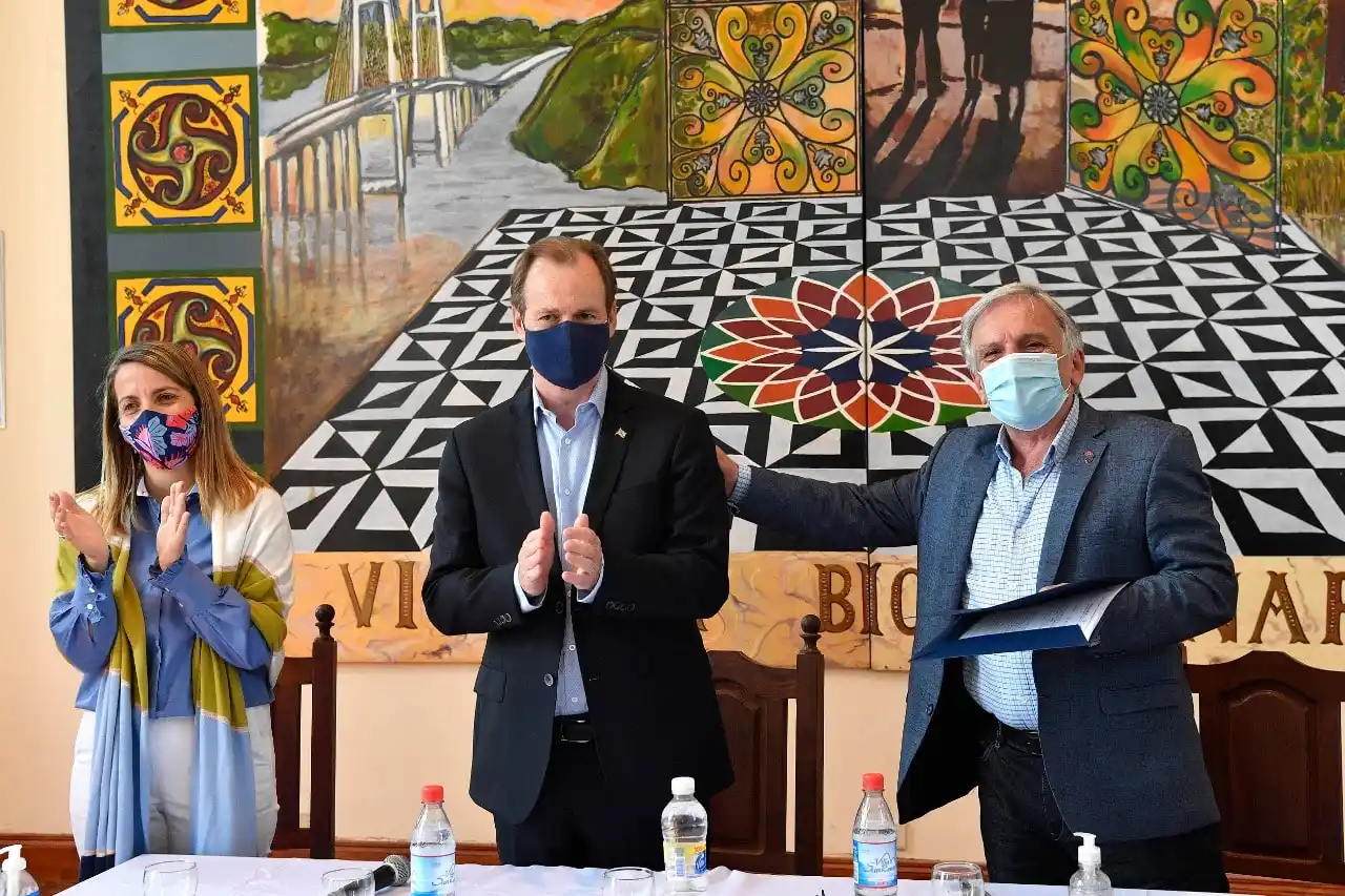 Bordet y Stratta: Una visita a Victoria que anunció y oficializó importantes inversiones