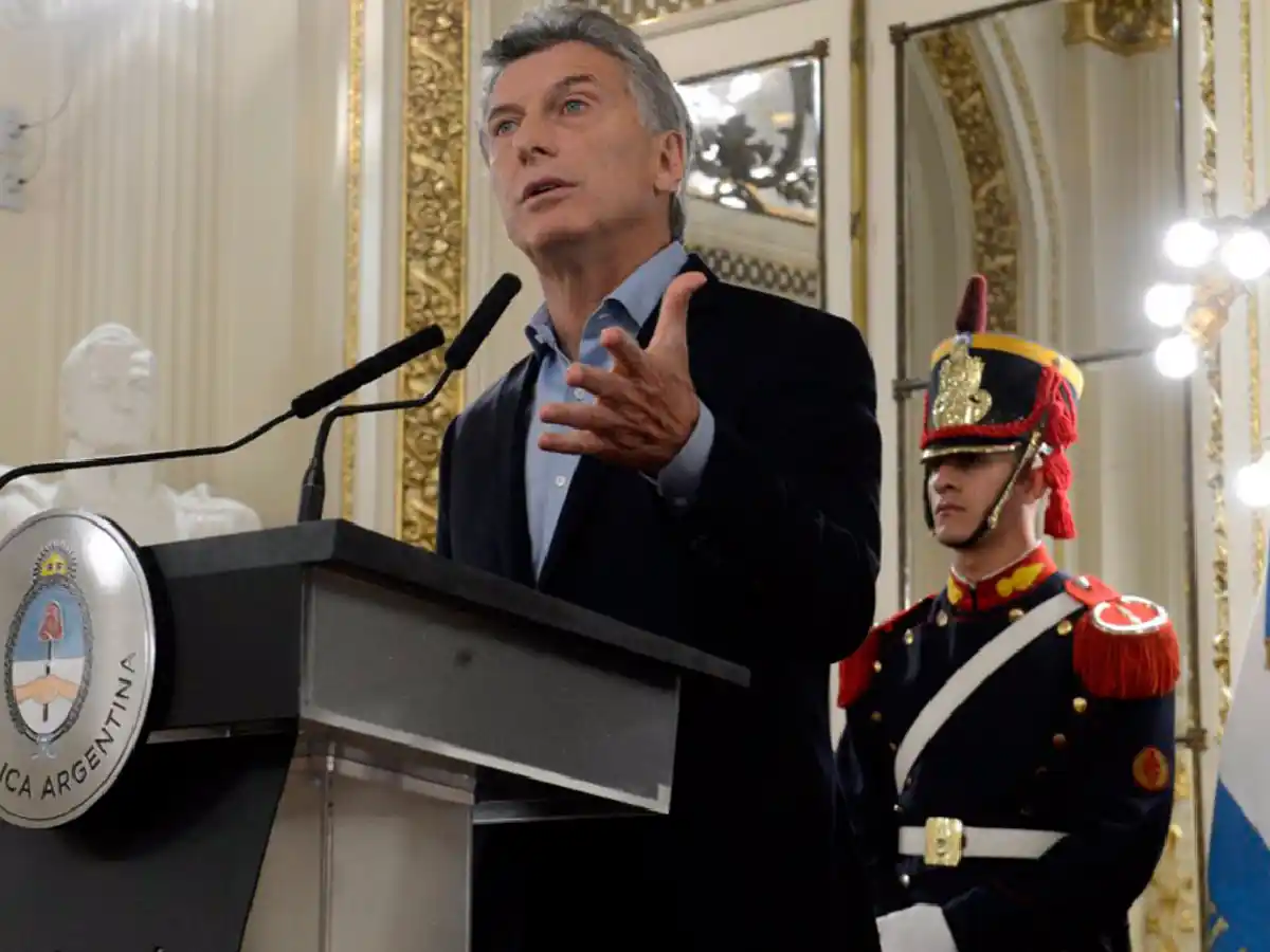 Macri apela a construir un país "más transparente"