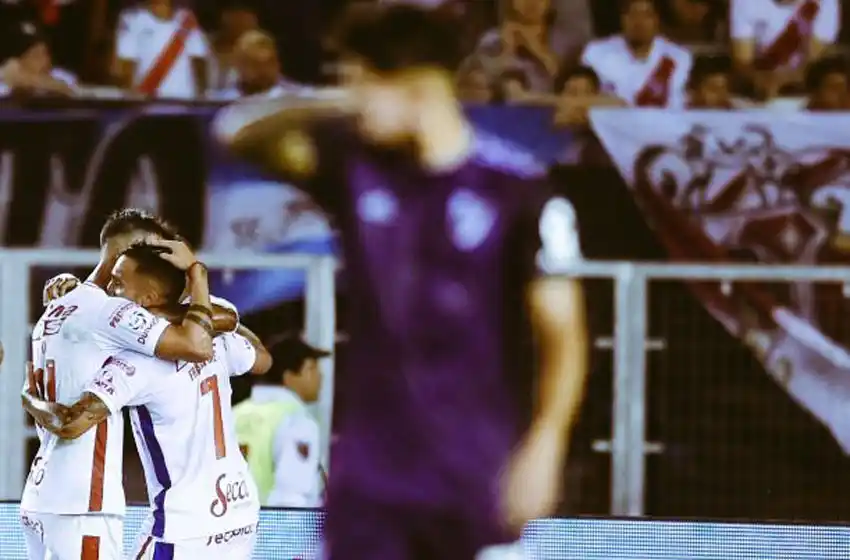 Unión dio un golpe Monumental