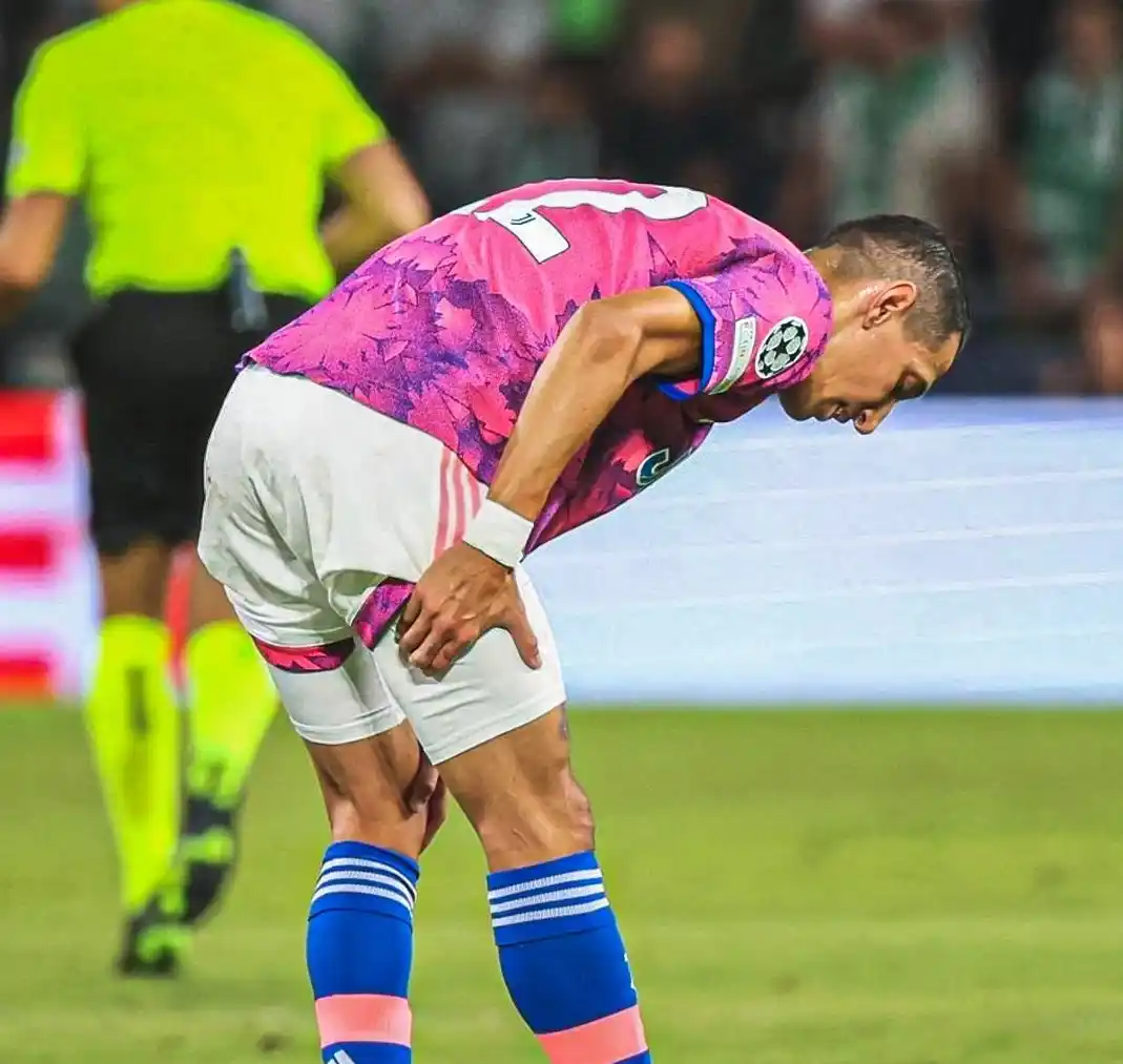Alarma en la Scalonetta: Di María salio lesionado en un partido por Champions