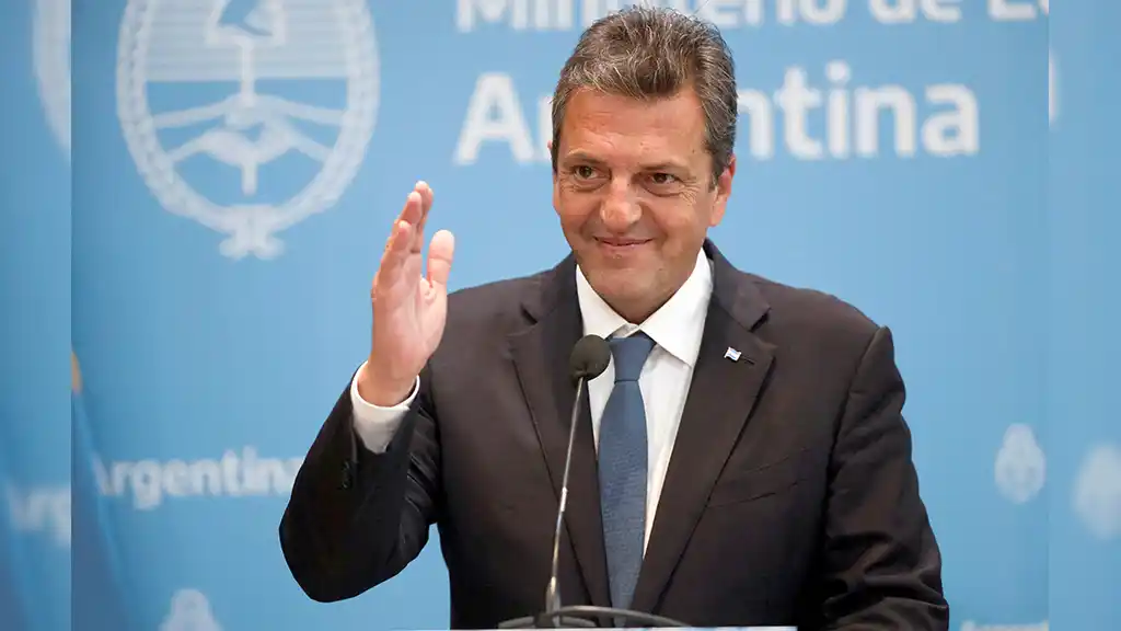 Massa realizó anuncios sobre planes sociales e inclusión laboral