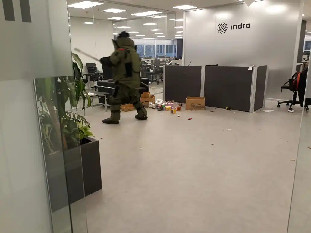 Liberaron a joven de Claypole, único detenido por el paquete bomba en la empresa Indra