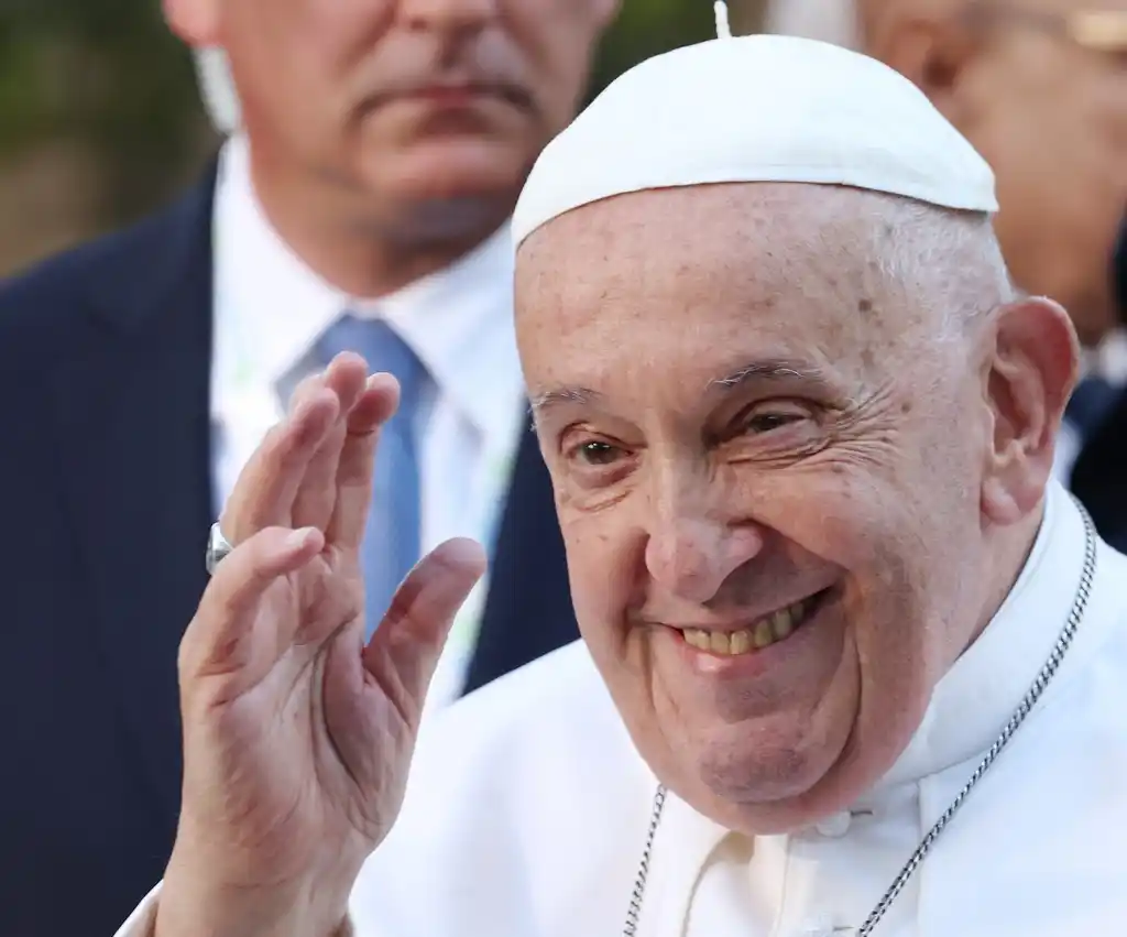 Tras su fallecimiento, el papa Francisco, fue homenajeado por la Mesa de Diálogo Santafesina