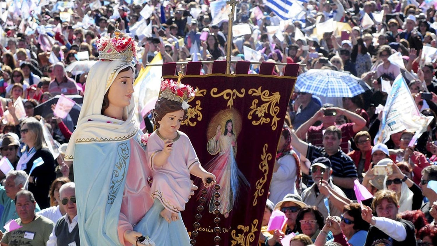 Miles de fieles homenajearon a la Virgen del Rosario de San Nicolás