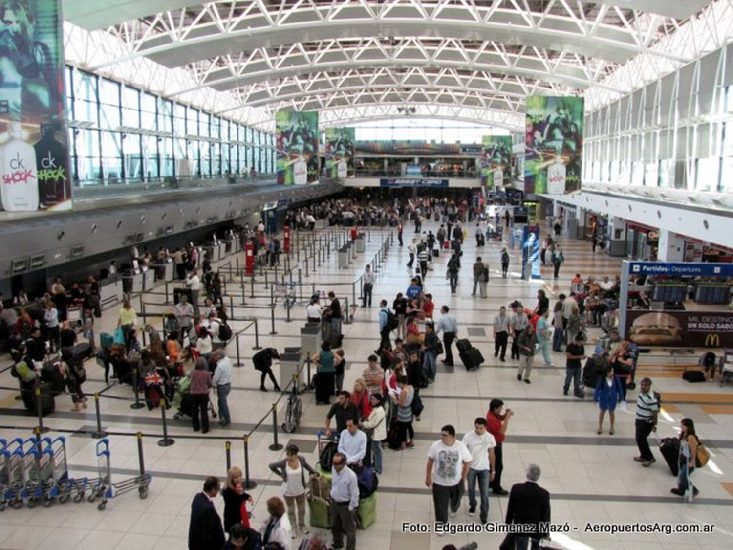 24.725.074 pasajeros se movilizaron por aeropuertos de AA2000 durante 2012