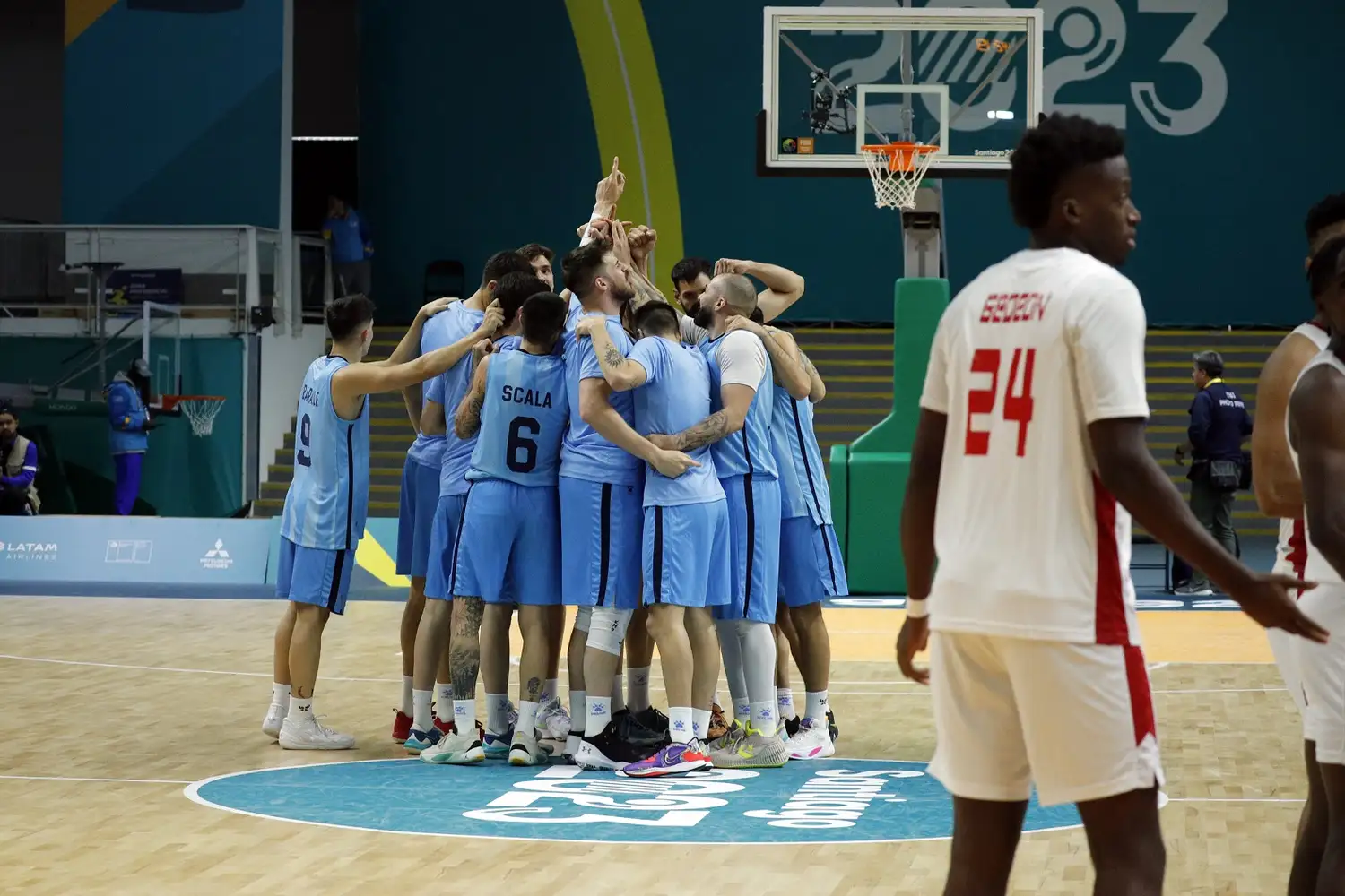 Argentina derrotó a Panamá y aseguró el pasaje a semifinales