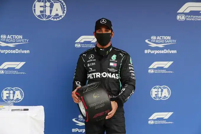 Lewis Hamilton hizo su  pole position número 90