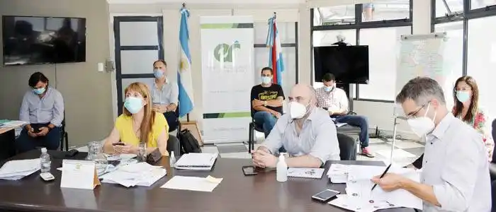 Autoridades de salud analizaron el avance de la vacunación y medidas  de contención por nuevas cepas