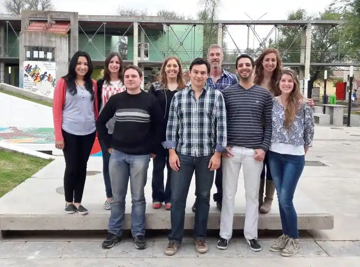 Diseñan un nuevo material que purifica fácilmente aguas de consumo