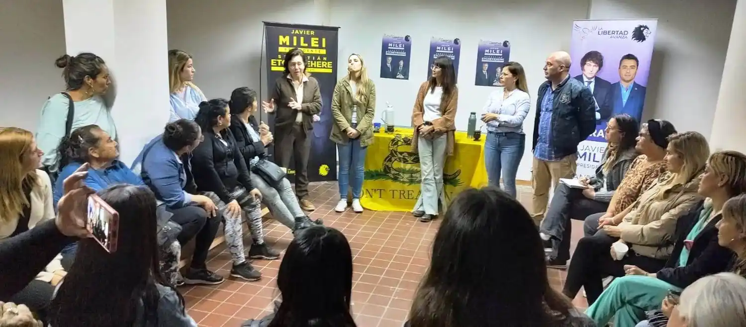Leonor Etchevehere en un encuentro de mujeres de “La Libertad Avanza Paraná”