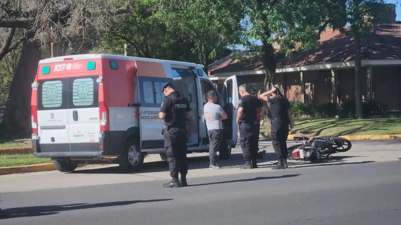 accidente de tránsito choque bv santa fe gur policia ambulancia sies 107 - 2