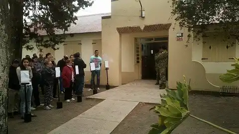 Todas las miradas en Pueblo Belgrano