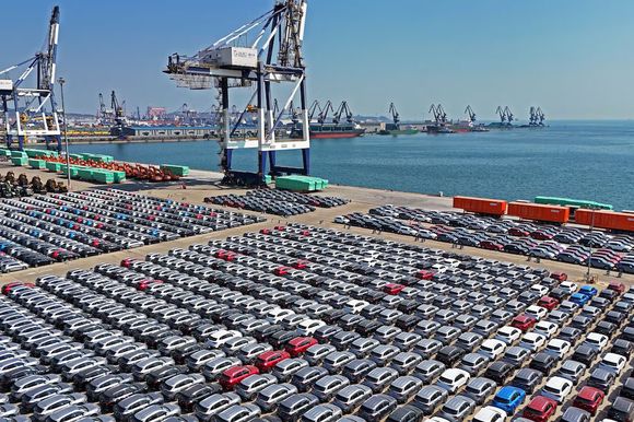 El régimen de China extiende la guerra comercial: elevó al 125 % los aranceles a productos de Estados Unidos