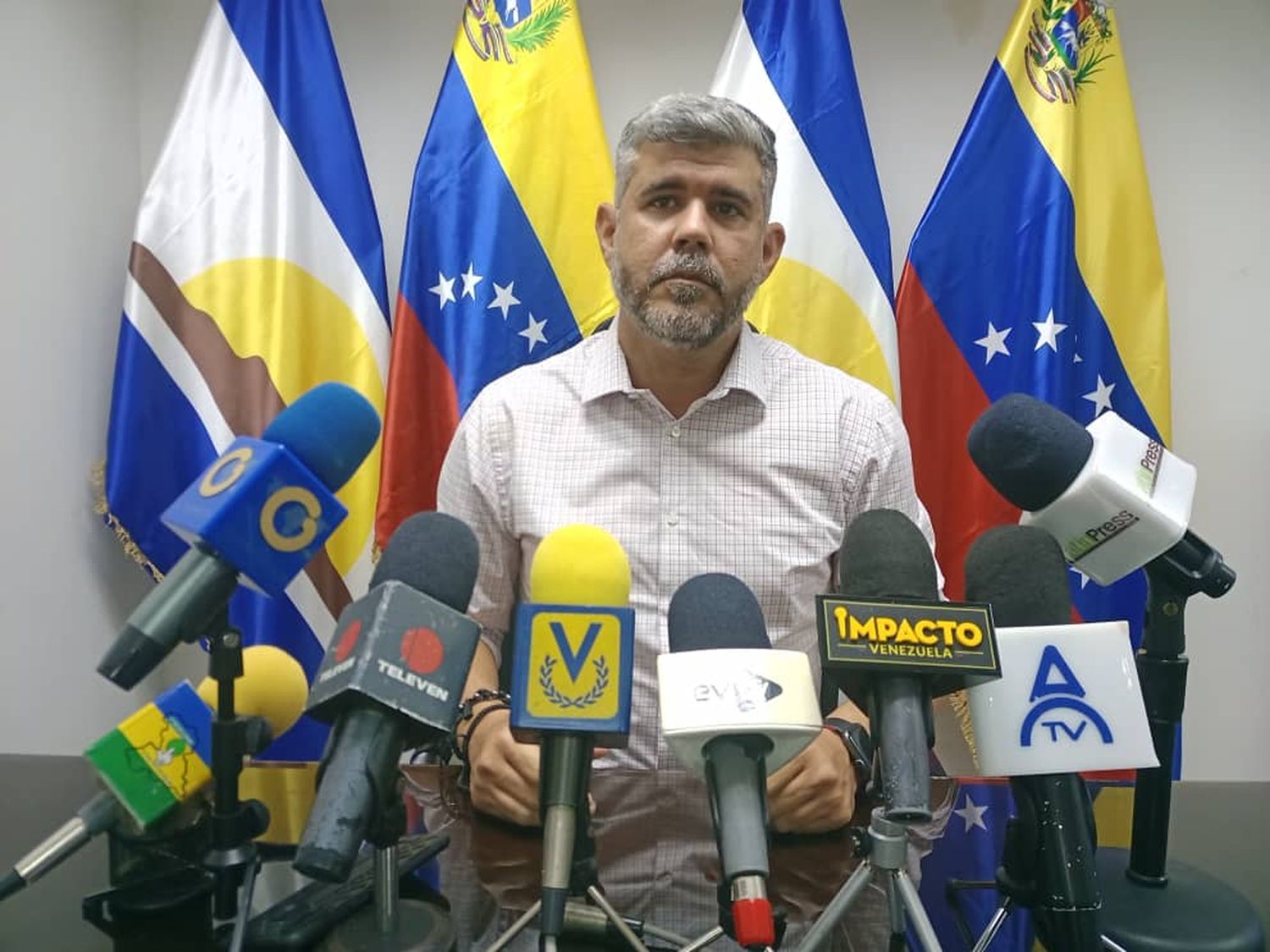 PRIORIZAR PRIMARIAS: el llamado de Manuel Ferreira a la oposición para “vencer al chavismo”