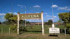 Azucena festeja el regreso del colectivo al pueblo después de cuatro décadas