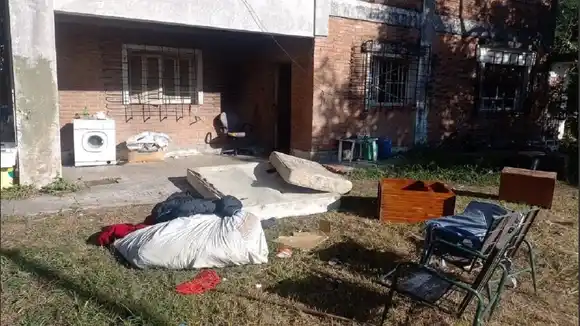 Desalojaron a dos sujetos que usurparon una casa en zona norte
