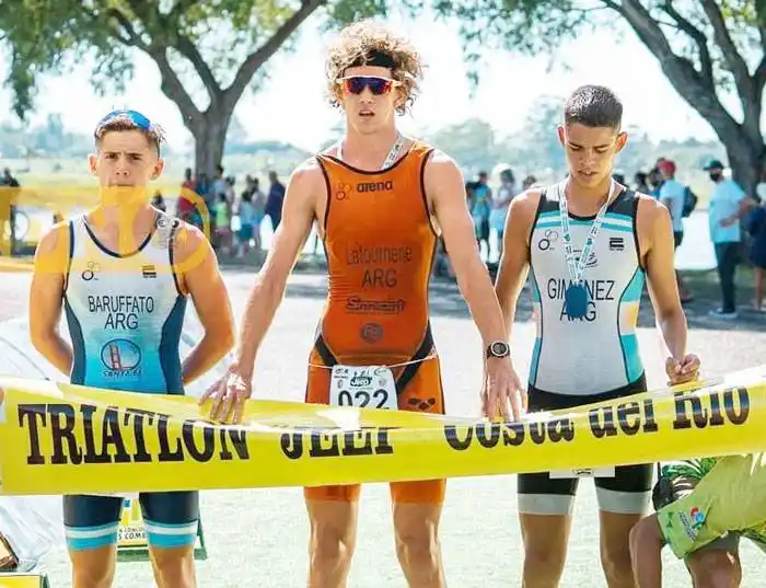 Latournerie en varones y Anahí Díaz en mujeres  ganaron la primera fecha del Triatlón en Federación