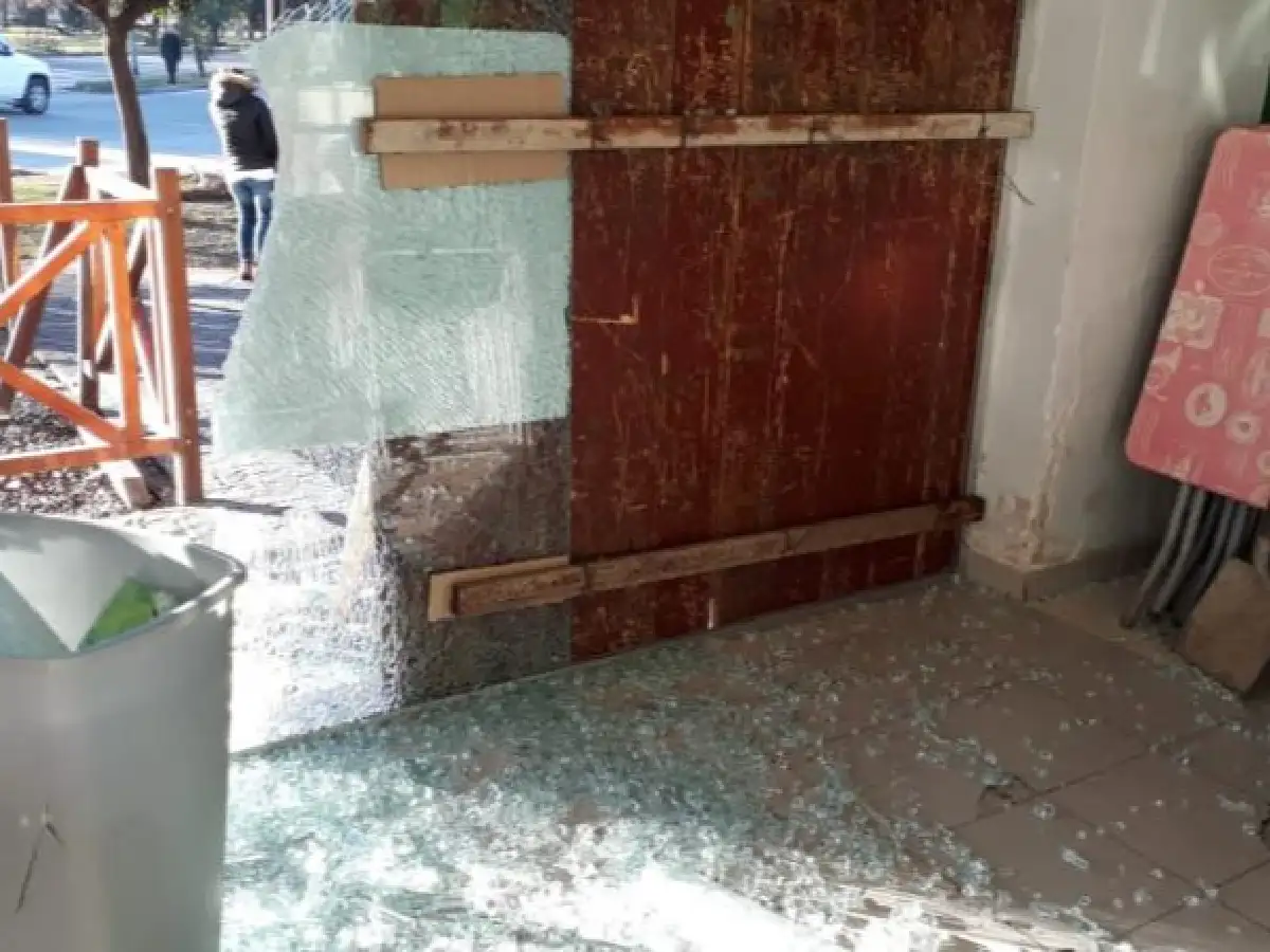 Ladrones récord: le robaron dos veces en la misma noche