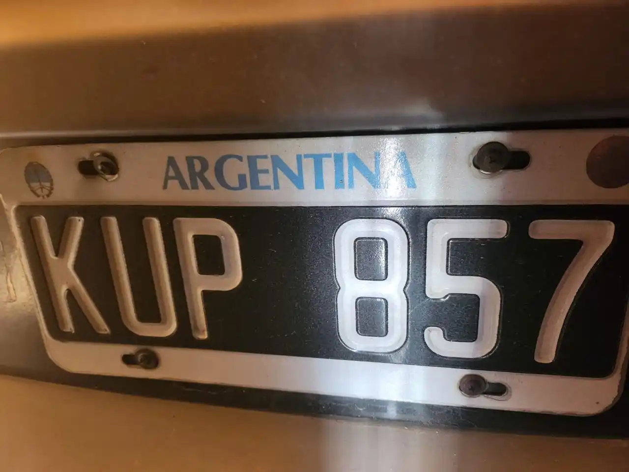 Se extravió patente KUP 857