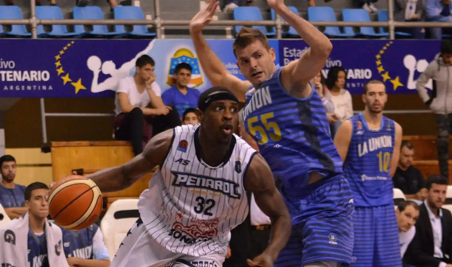 Peñarol cerró la gira con derrota en Formosa