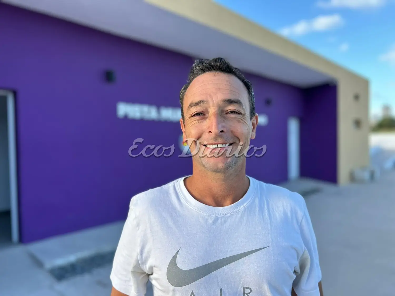 Profesor y coordinador de la Escuela Municipal de Atletismo Mauro Cabrera