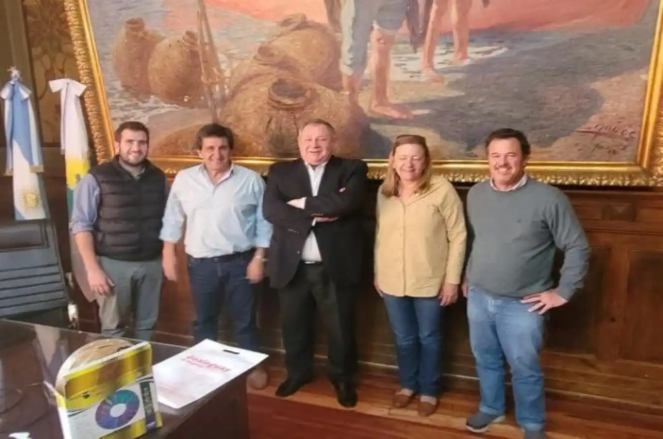 Fabián Rogel se reunió con la intendenta Verónica Berisso.