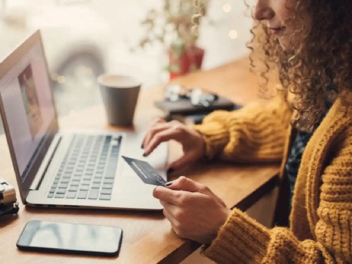 Puerta a puerta: en tres meses se duplicaron las compras al exterior