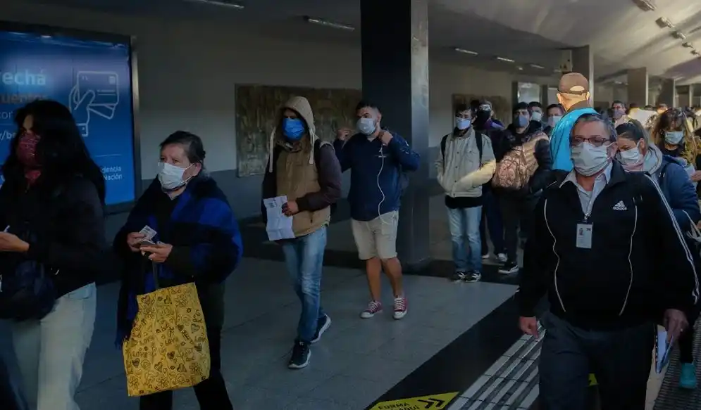 Volvieron a subir los casos en el país: hubo 17 muertes y 718 contagiados