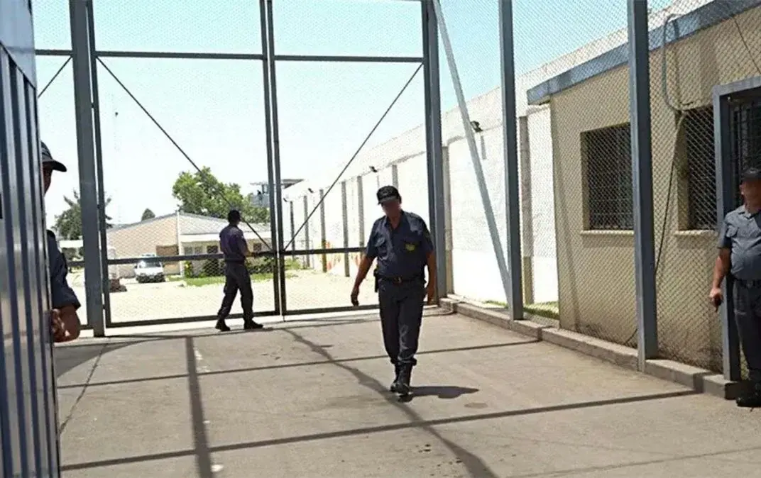 Condenaron a un hombre que intentó ingresar drogas a una cárcel y a Tribunales en su silla de ruedas