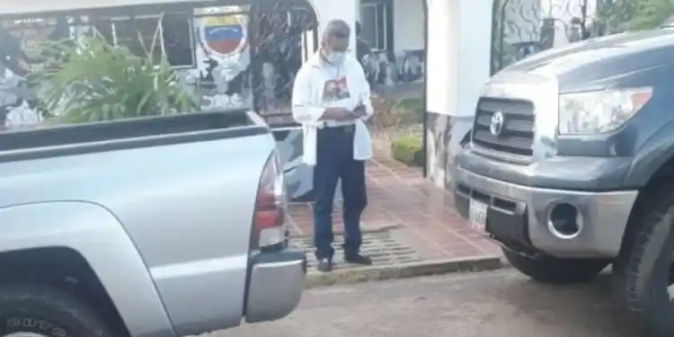 Tras más de ocho horas detenido, liberan a activista, Jhonny Romero