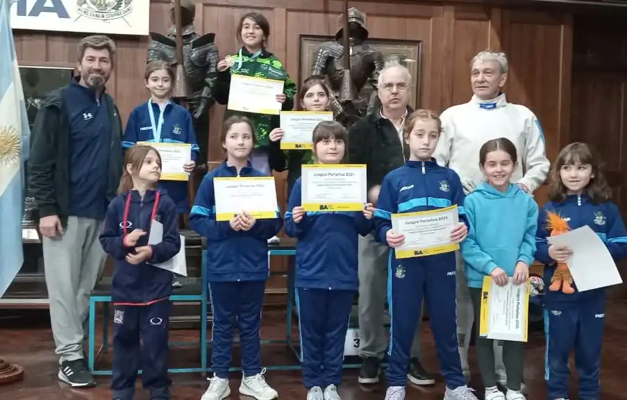 Esgrimistas de la Sociedad Italiana participaron de los Juegos Porteños.