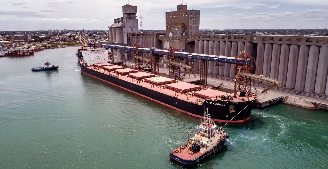 Puerto de Quequén: Kicillof pulsea para favorecer el acceso de los productores a la exportación