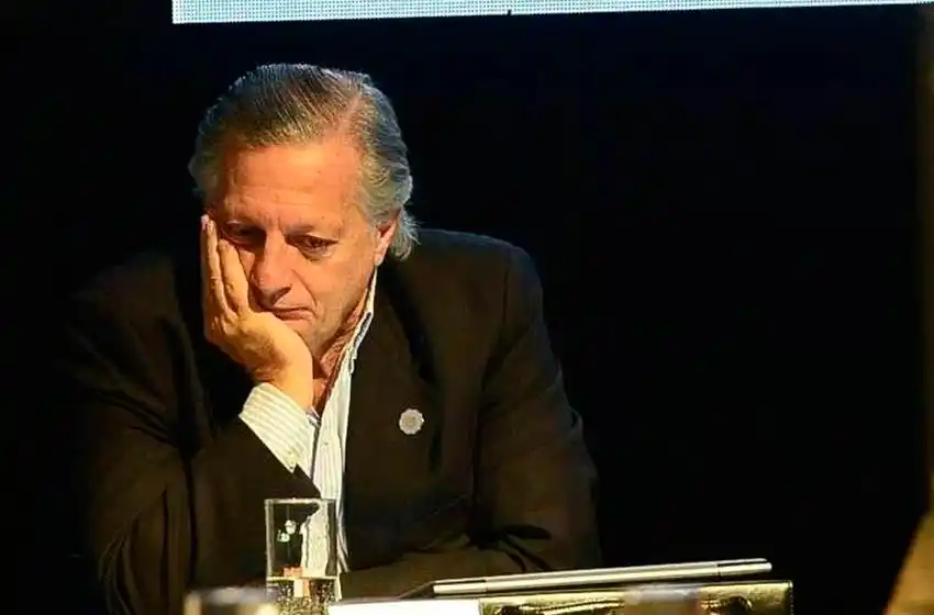 Aranguren fue a dar una charla y se cortó la luz