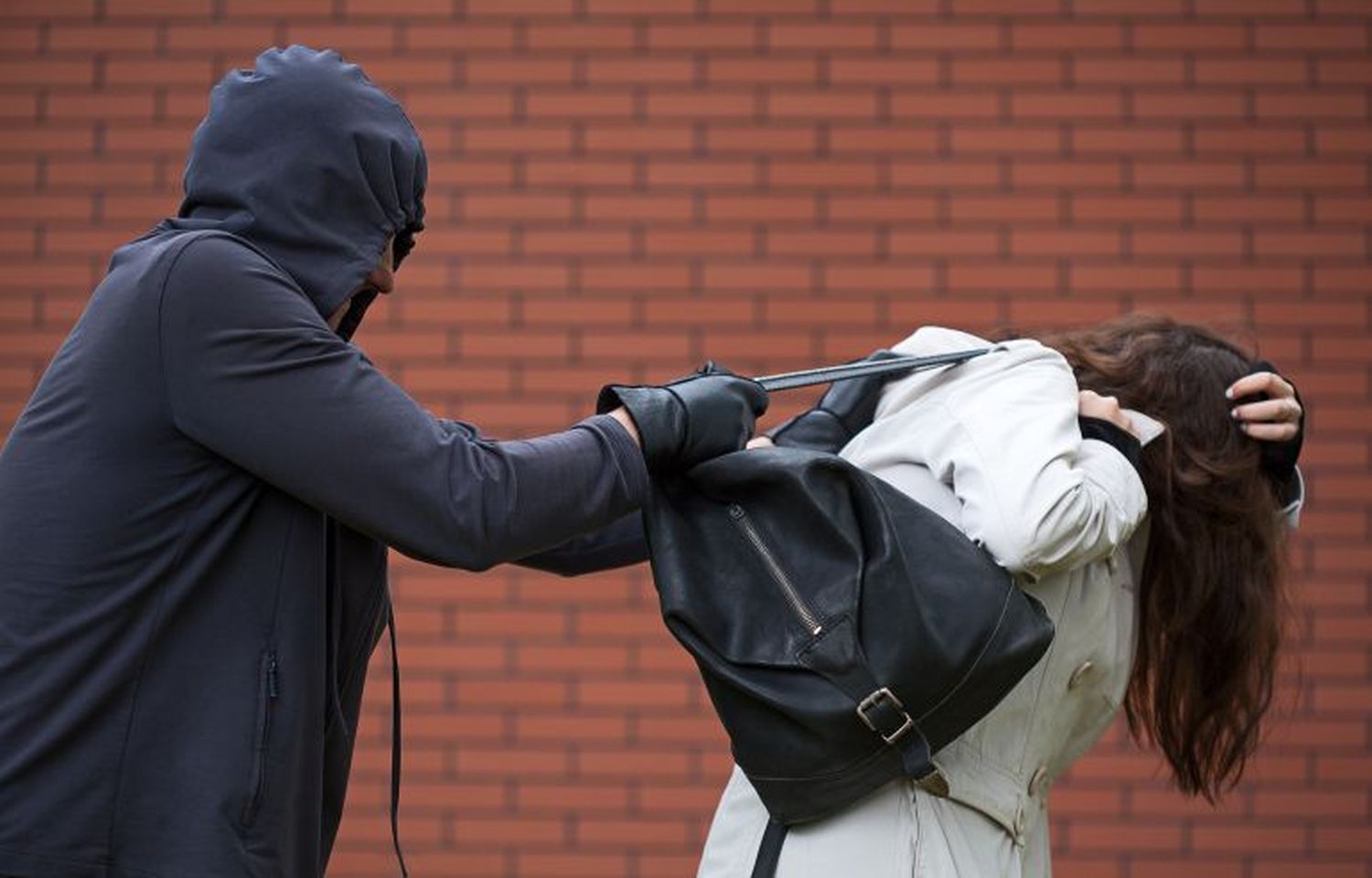 Venado Tuerto: atacan a una mujer en la calle y le roban 25.000 pesos