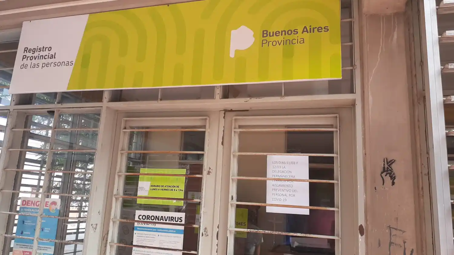 Fueron a casarse y se encontraron con el Registro Civil cerrado por coronavirus: “Nunca nos avisaron”