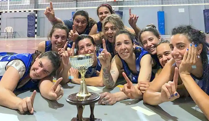 Villa del Parque se coronó campeón en vóley femenino