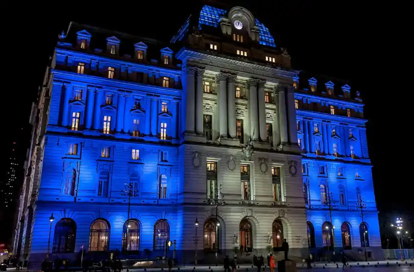 Por decisión del Gobierno, el Centro Cultural Kirchner pasará a llamarse Palacio Libertad
