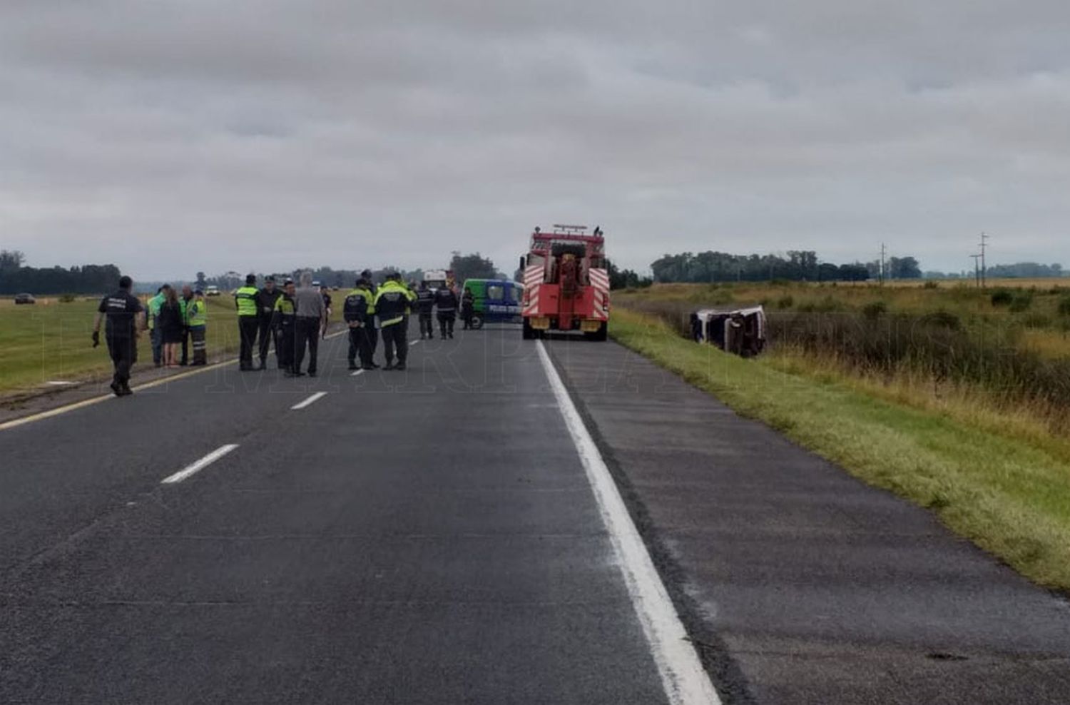 Vuelco en la Ruta 2: liberaron al chofer del micro