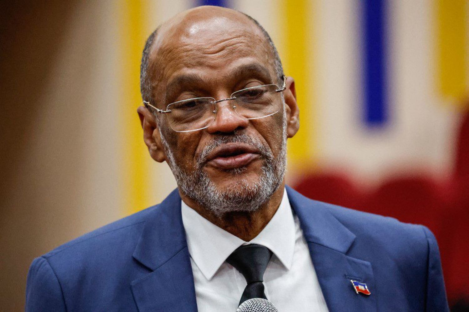 DIMITE desde Puerto Rico el Primer Ministro de Haití