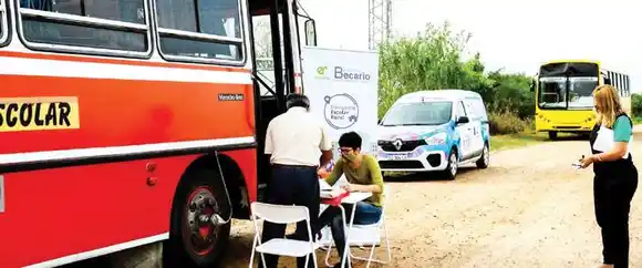 El Becario asegura el transporte escolar rural a miles   de estudiantes entrerrianos