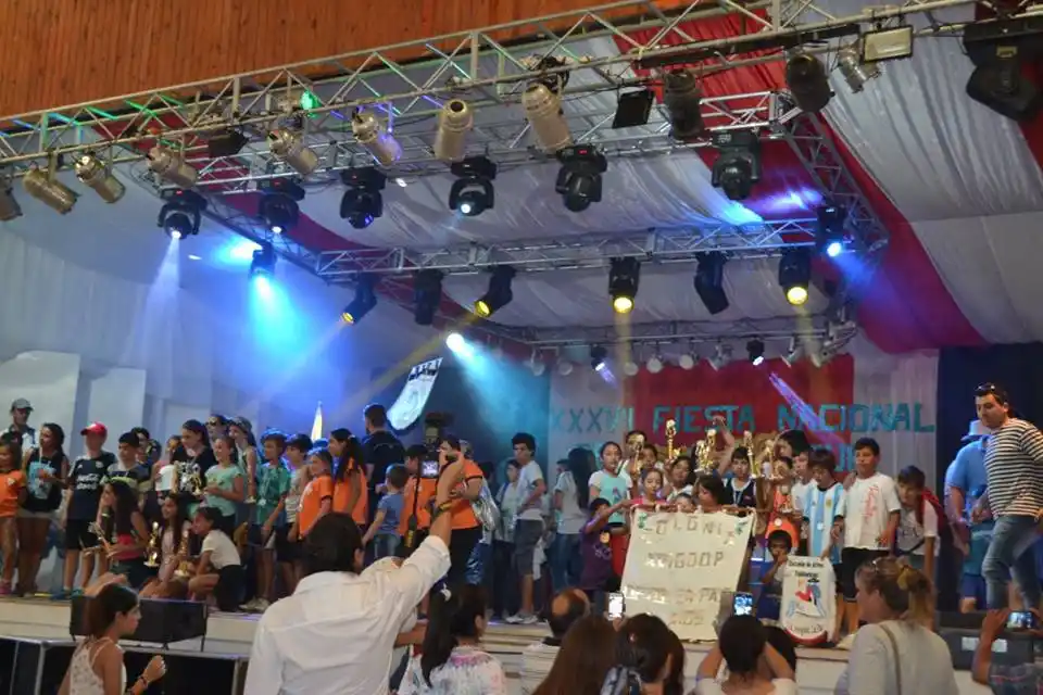 27 delegaciones participaron de la Fiesta Nacional del Gurí en Bovril