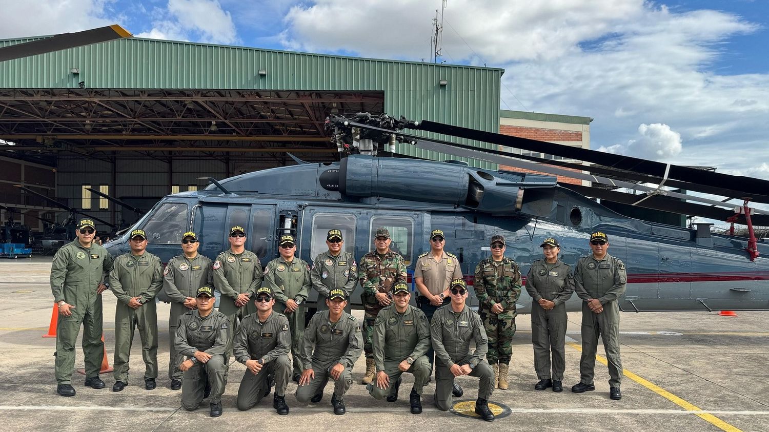 The Peruvian National Police received three "new" UH-60A+ Black Hawk helicopters, donated by the U.S. to combat drug trafficking. Photos: PNP