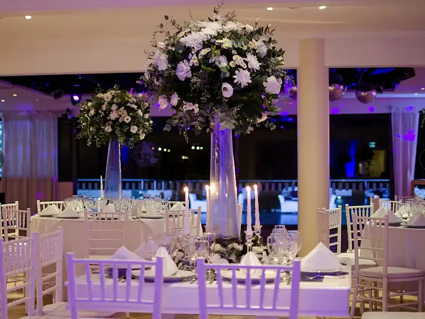 Cómo elegir el salón perfecto para tu evento en Santa Fe: todo lo que tenés que saber antes de reservar.