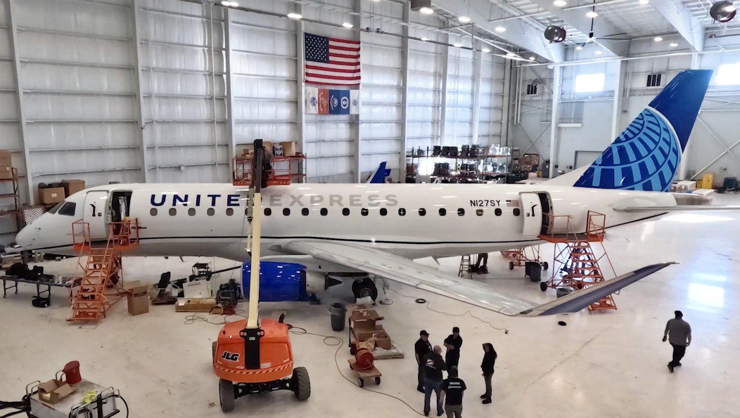 United Airlines Begins Starlink Installations on Regional Fleet